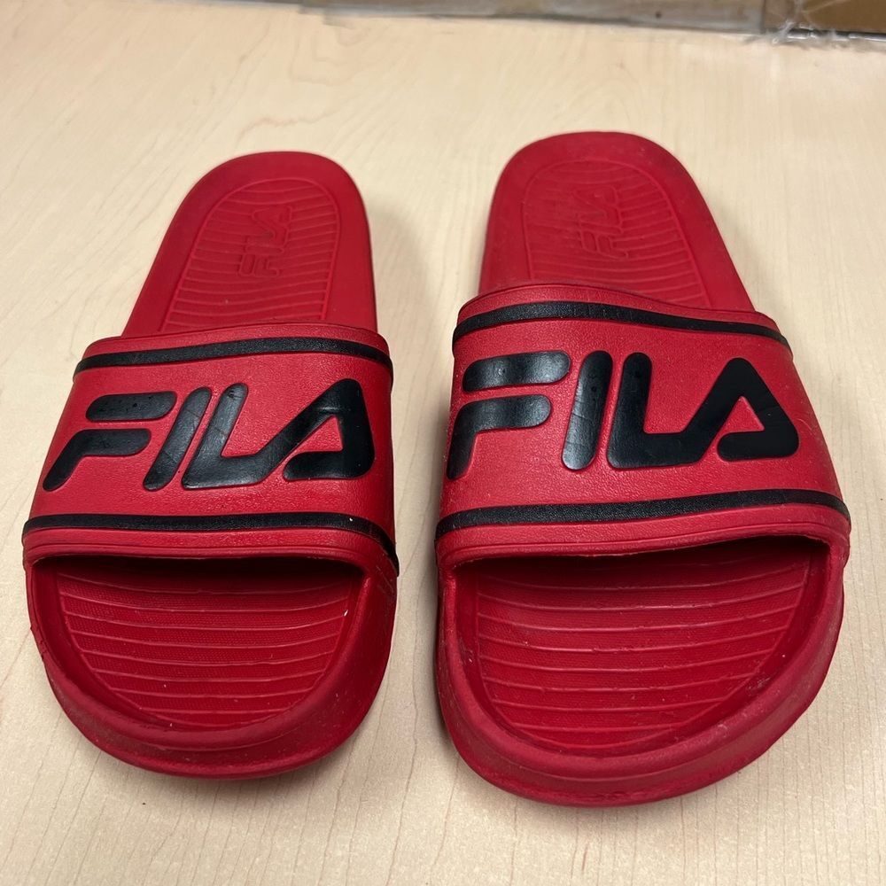 Fila Men’s Red Slides Flip Flops size 11